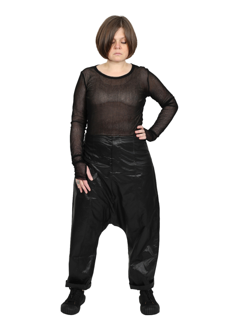 Pal Offner - Hose - Laid-Back Trousers_Coated Viscose - Black - 2501-132201-470002