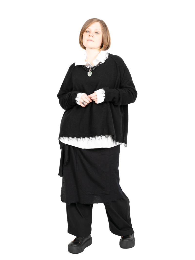 Rundholz - Pullover in kastiger Form mit Fransen Wolle Merino Yak black - 2241530702