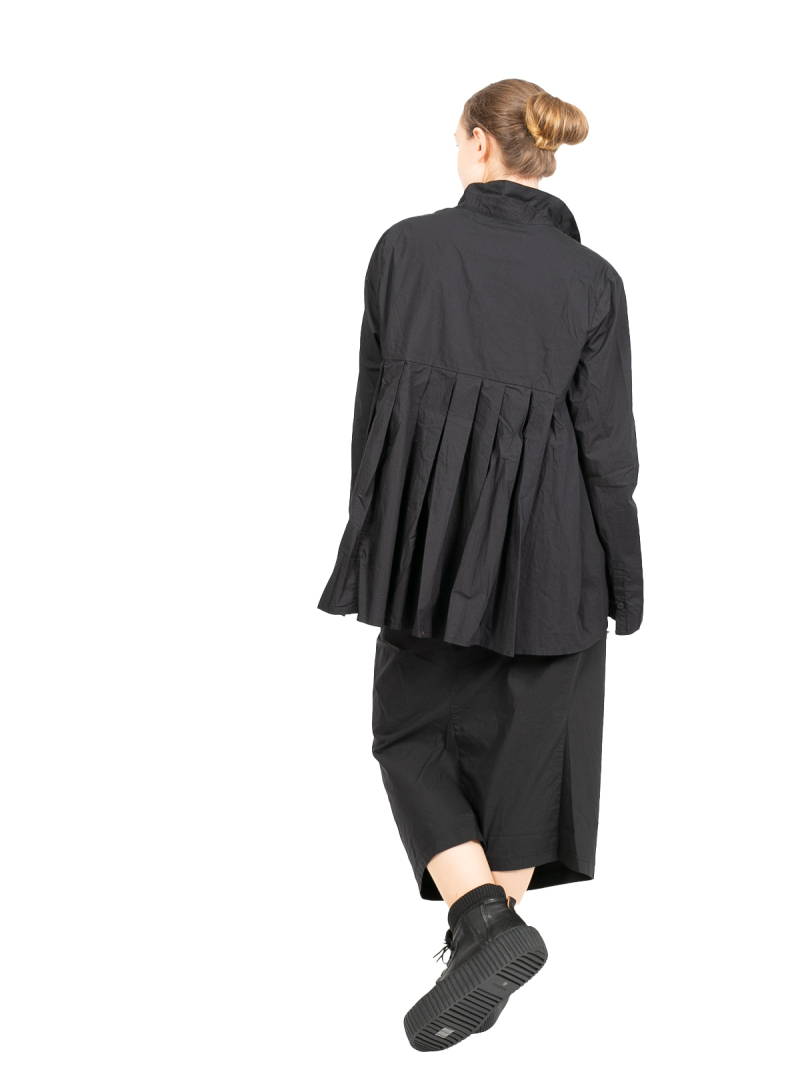 Rundholz Black Label - Блузка-рубашка с рюшами сзади и нагрудным карманом из поплина черного цвета - 2243320413