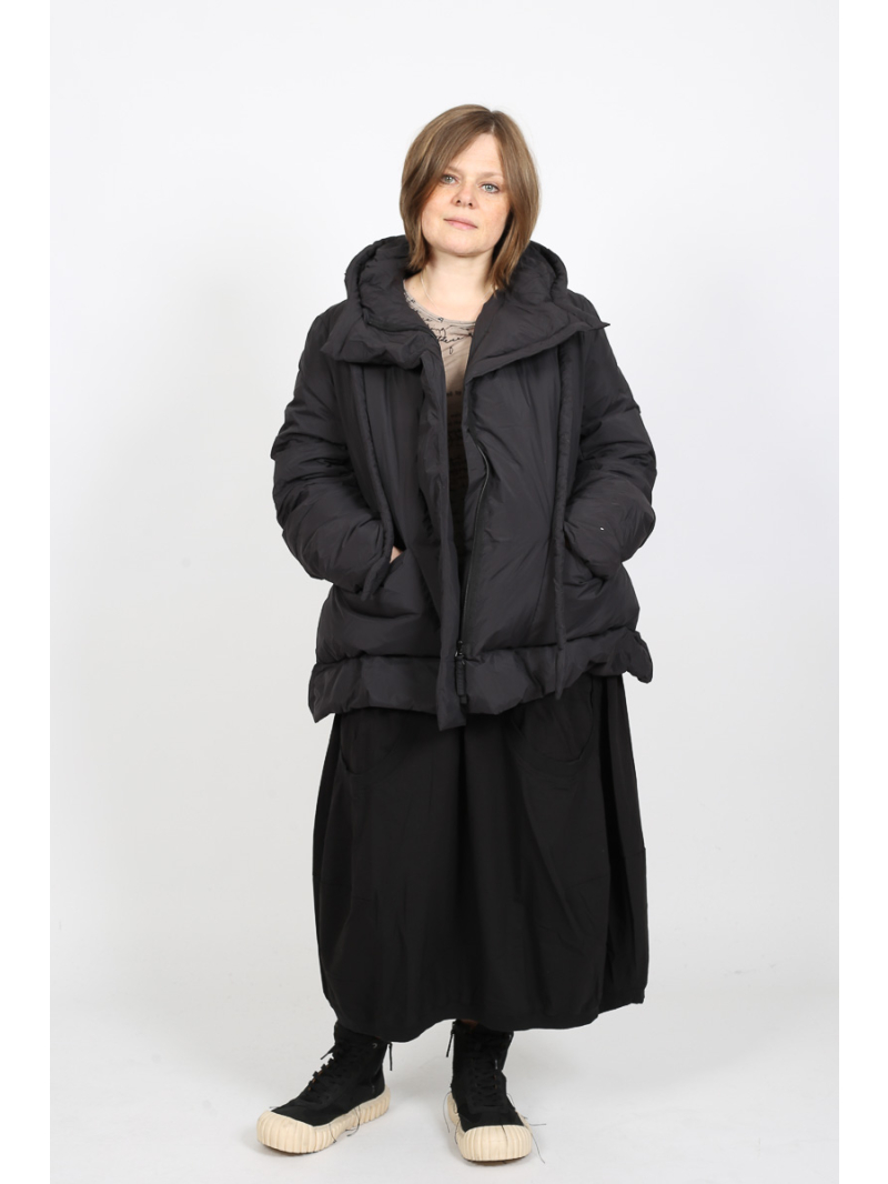 Rundholz - Rundholz Elegant quilted jacket with hood and pleats - 2251001103