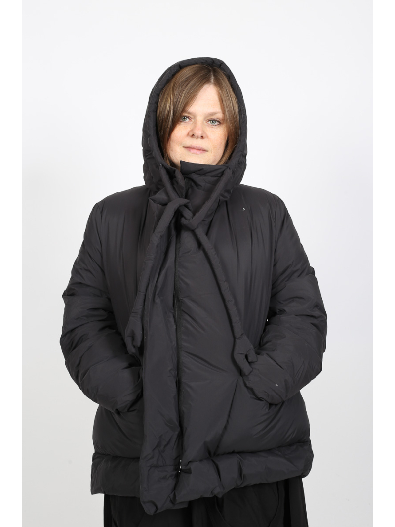 Rundholz - Rundholz Elegant quilted jacket with hood and pleats - 2251001103