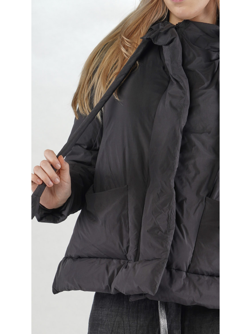 Rundholz - Rundholz Elegant quilted jacket with hood and pleats - 2251001103