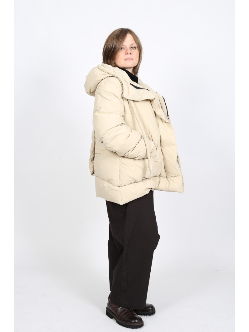 Rundholz - Rundholz Elegant quilted jacket with hood and pleats - 2251001103