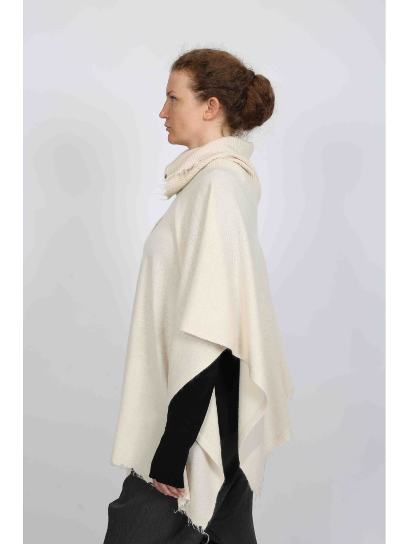 Rundholz - Rundholz Oversize Strickschal aus Wolle und Waschbärhaar - 2251337707