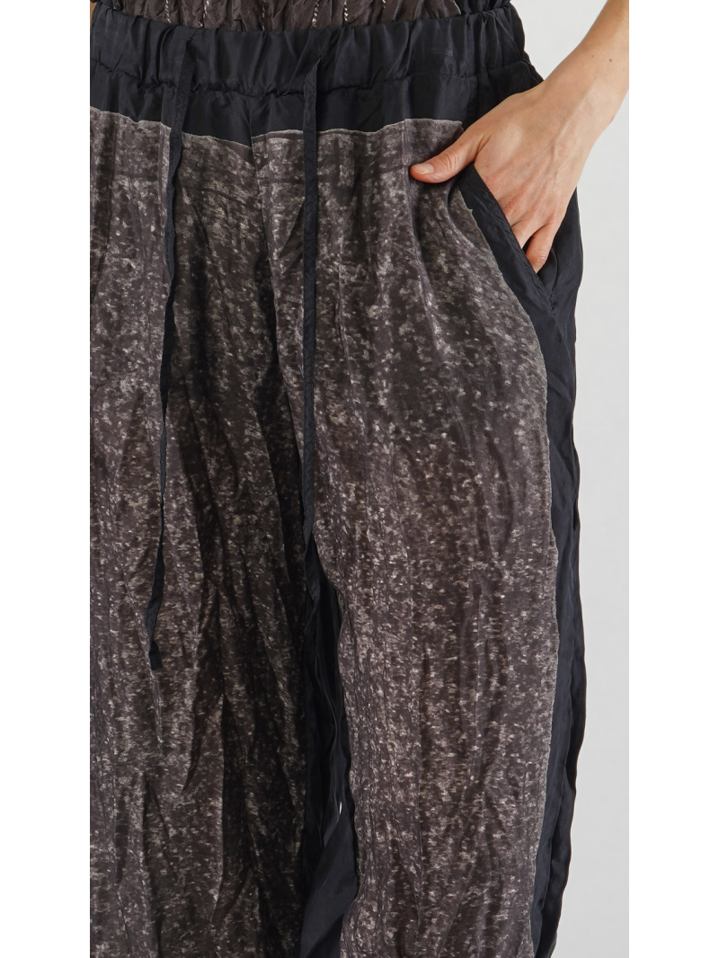 Rundholz - Cupro Hose mit Platziertem Digital Druck - 2251470101