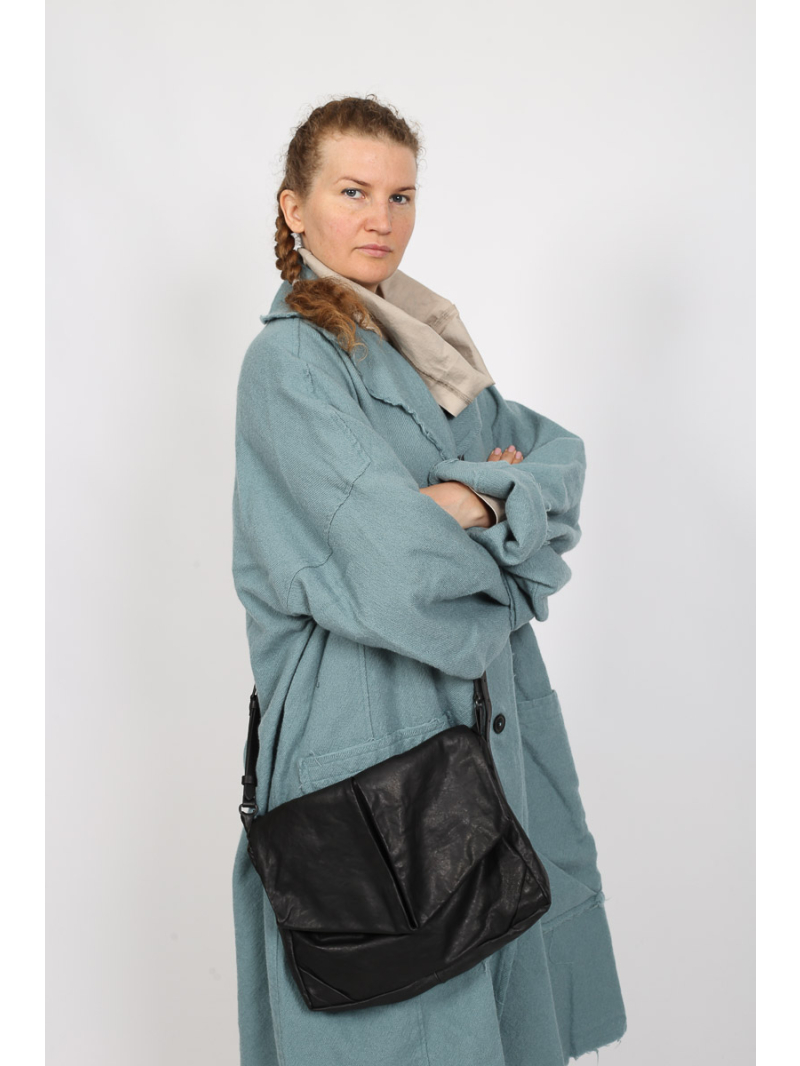 Rundholz DIP - Umhängetasche aus 100% Lammleder mit Reißverschluss - 2252482507