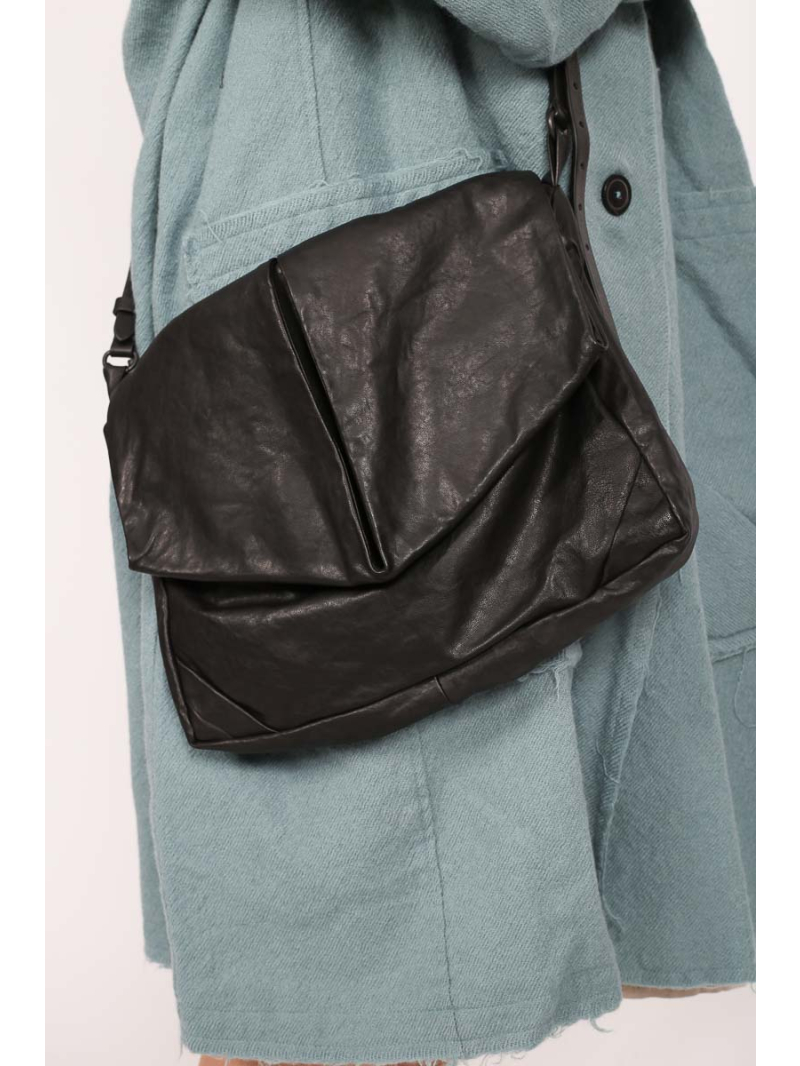 Rundholz DIP - Umhängetasche aus 100% Lammleder mit Reißverschluss - 2252482507