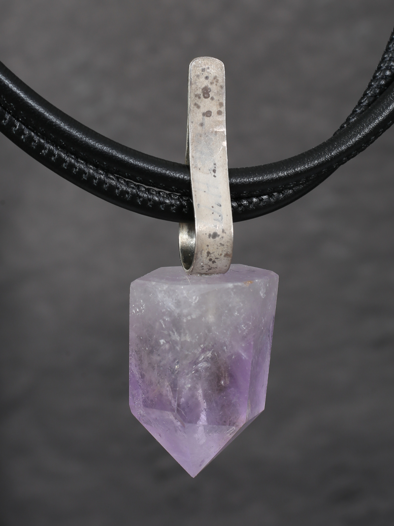 Darkgem - Amethyst pendant with silver link on double leather strap - HAPPYMAKER - Pink - 10-8188-1