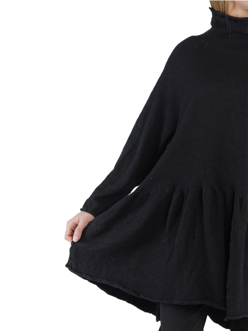 Rundholz - Stricktunika mit Volant und Kellerfalte gekochte Wolle Oversize Black - 2241687011