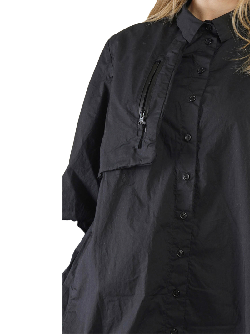 Rundholz Black Label - Платье с рюшами на спине и нагрудным карманом из поплина черного цвета - 2243320912 