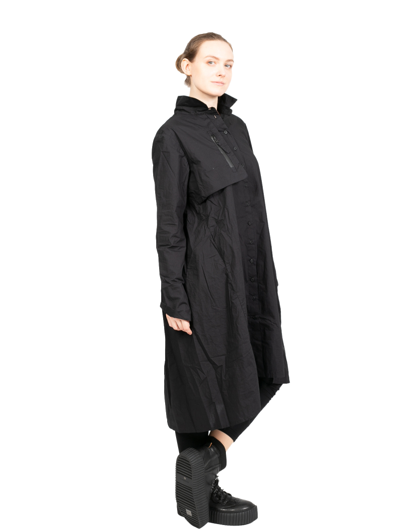 Rundholz Black Label - Платье с рюшами на спине и нагрудным карманом из поплина черного цвета - 2243320912 