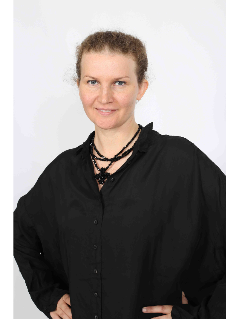 Bois rond DIP - Robe oversize en cupro avec col chemisier et plis - 2252470903