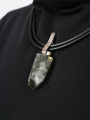 Darkgem - Prasiolith-Anhänger mit Silber Liegerung an doppeltem Lederband I - HAPPYMAKER - Green - 10-8188-1-i
