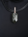 Darkgem - Prasiolith-Anhänger mit Silber Liegerung an doppeltem Lederband I - HAPPYMAKER - Green - 10-8188-1-i