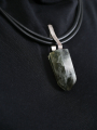 Darkgem - Prasiolith-Anhänger mit Silber Liegerung an doppeltem Lederband I - HAPPYMAKER - Green - 10-8188-1-i