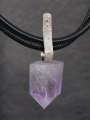 Darkgem - Amethyst-Anhänger mit Silber Liegerung an doppeltem Lederband - HAPPYMAKER - Pink - 10-8188-1