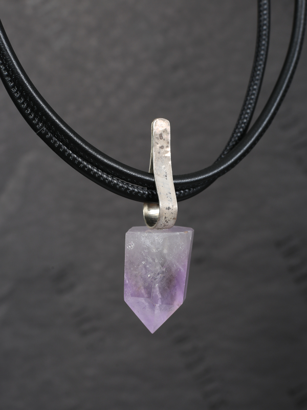 Darkgem - Amethyst pendant with silver link on double leather strap - HAPPYMAKER - Pink - 10-8188-1